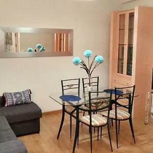 Eduardo Lucena 5, Patios Córdoba